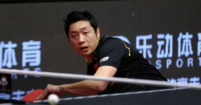 林对亚当斯 林对亚当斯