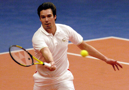 谁能在对攻 谁能在对攻